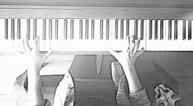Online Piano Lesson Instruction Video Screenshot